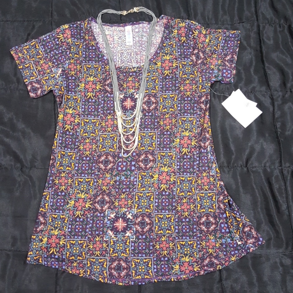 Lularoe Classic T-Shirt XS